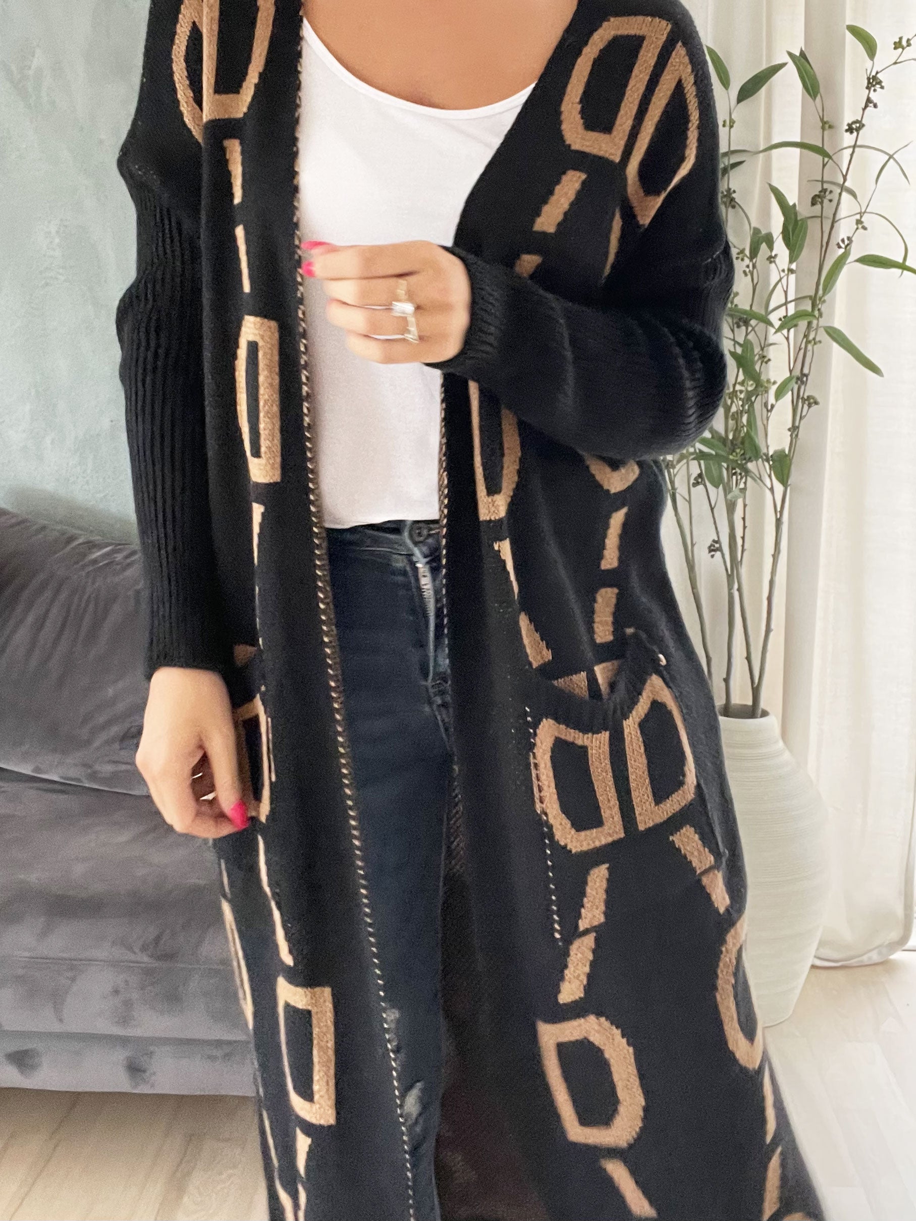 Mandy - Plus size strikcardigan med tekst og mønster